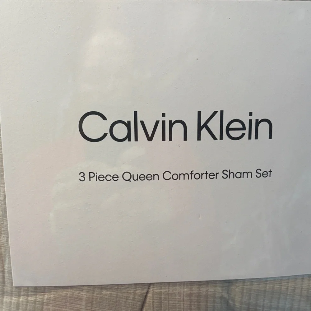 Calvin Klein Neutral 3-Piece Queen Set
